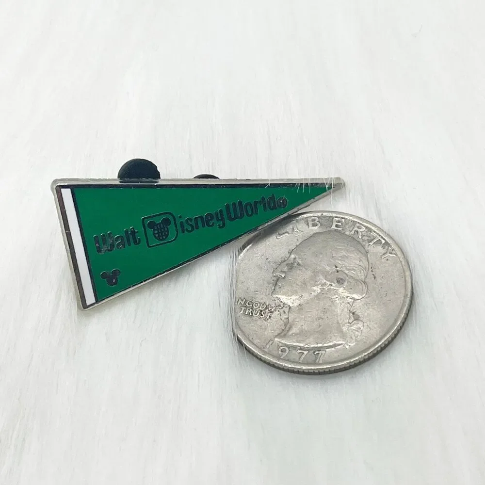 🔮 5/$25 Disney Green Disney‎ World Flag Pin